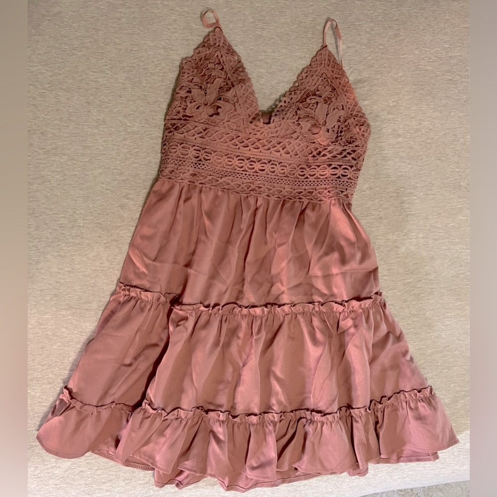 Gorgeous dusty rose mini dress